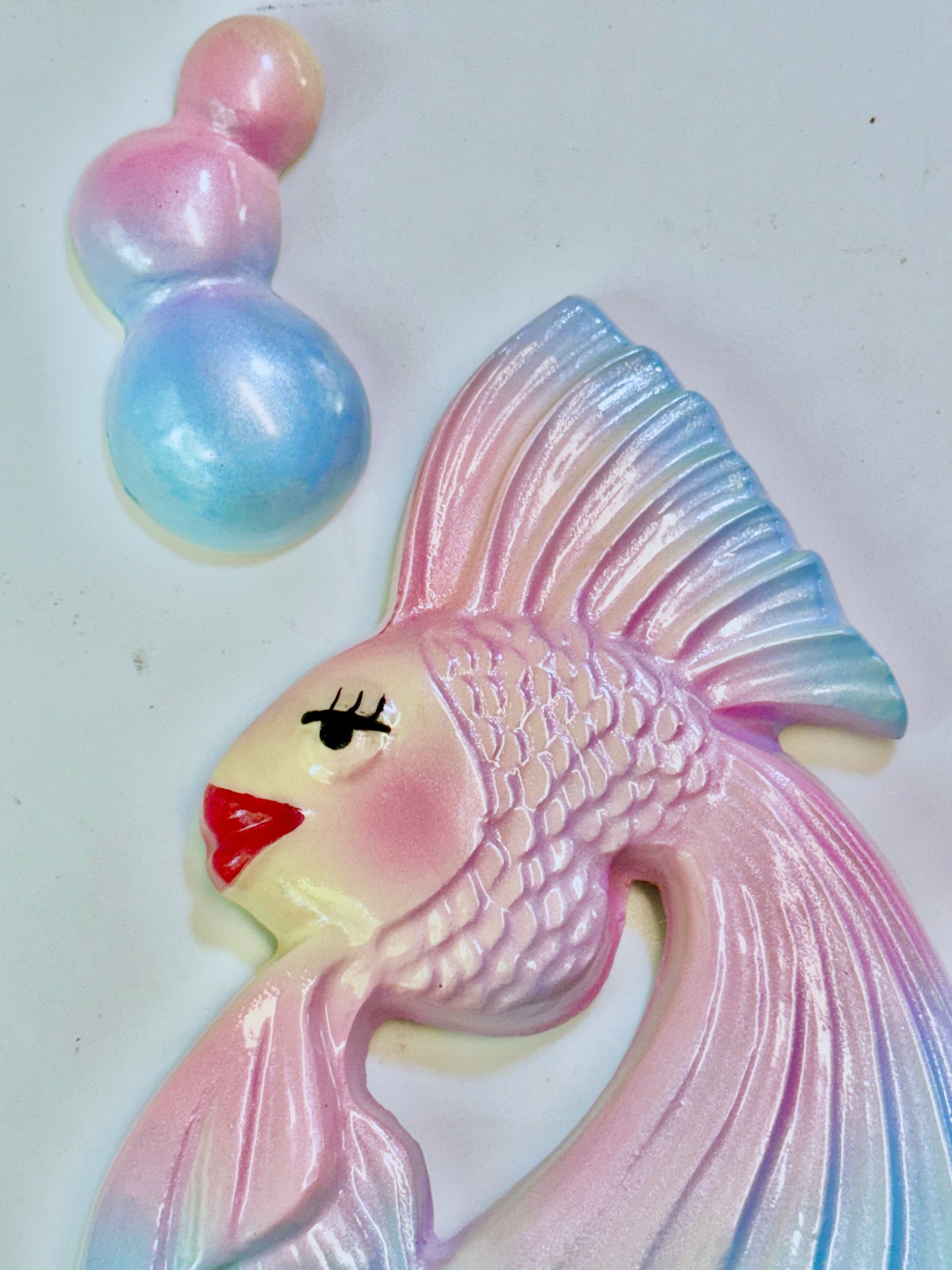 Anthropomorphic Pastel Lusterware MCM Vintage Style Chalkware Wall Art Fish & Bubbles