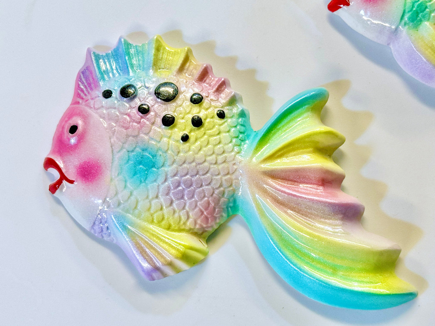 Kitschy Vintage Style Chalkware Wall Plaque Fish Set in Bright Pastel Colors