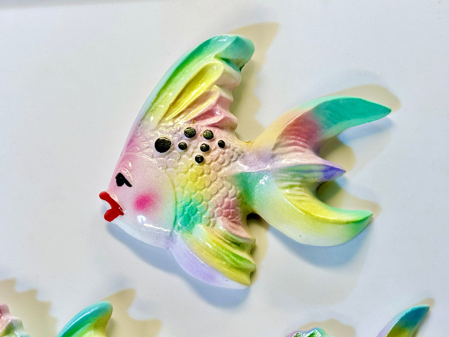 Kitschy Vintage Style Chalkware Wall Plaque Fish Set in Bright Pastel Colors
