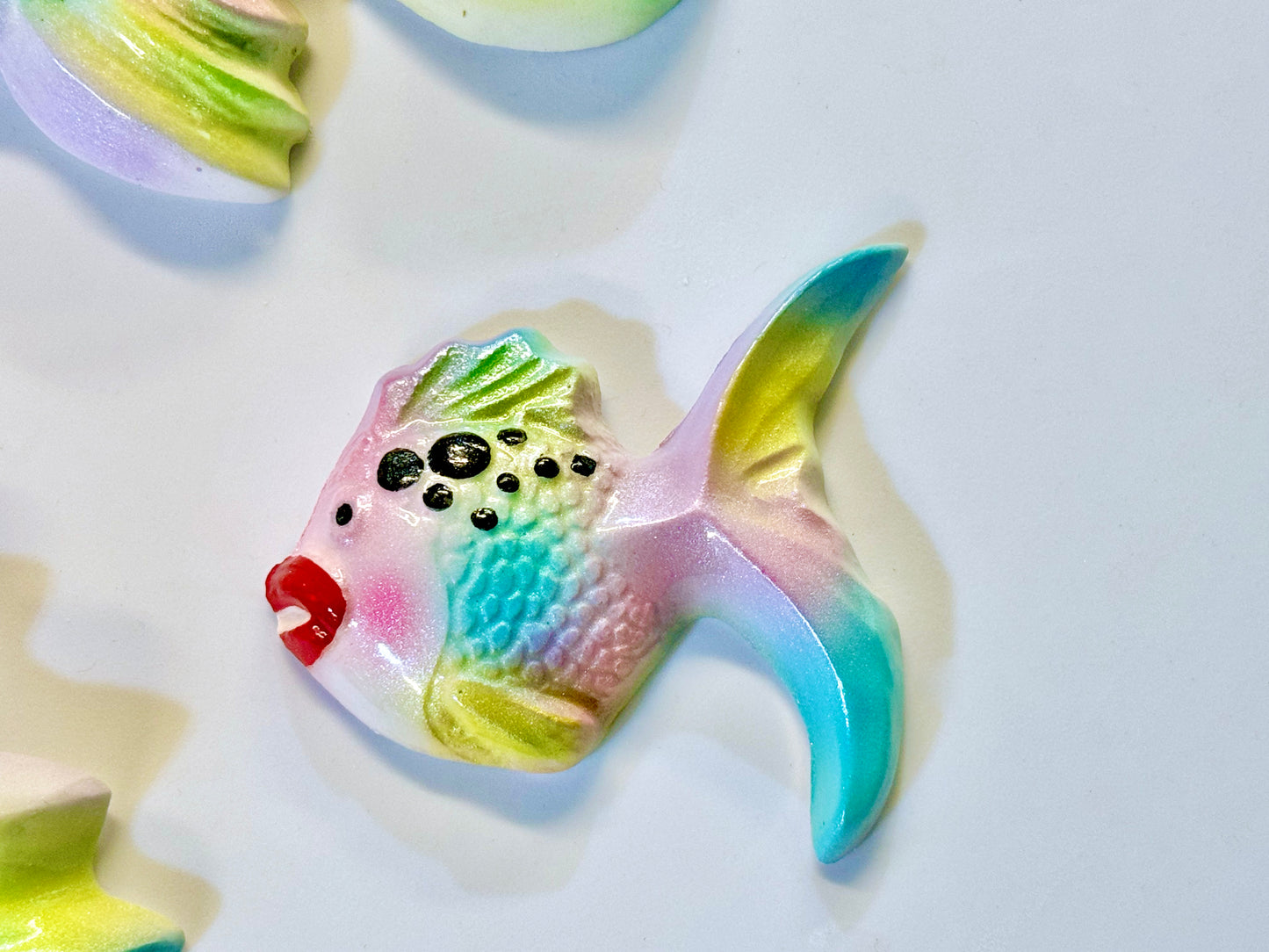 Kitschy Vintage Style Chalkware Wall Plaque Fish Set in Bright Pastel Colors