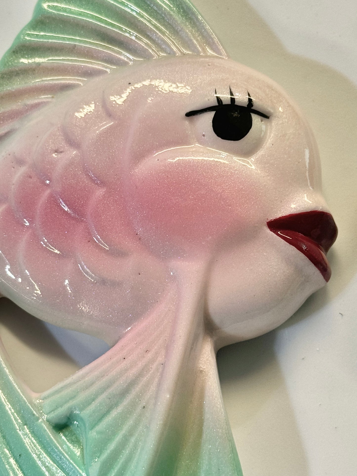 Vintage Style Chalkware Wall Art Plaque Fish & Bubbles Set