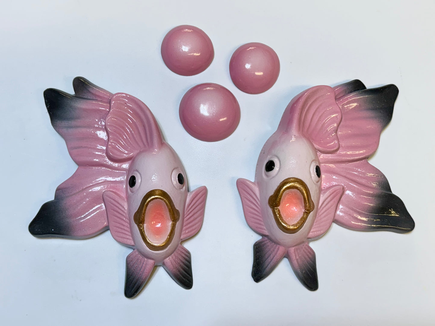 Vintage Style Chalkware Fish & Bubble Wall Art in Pink & Black, Retro Style Goldfish/ Koi Wall Art