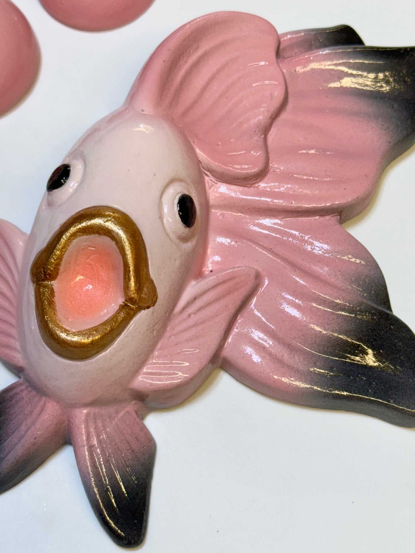 Vintage Style Chalkware Fish & Bubble Wall Art in Pink & Black, Retro Style Goldfish/ Koi Wall Art