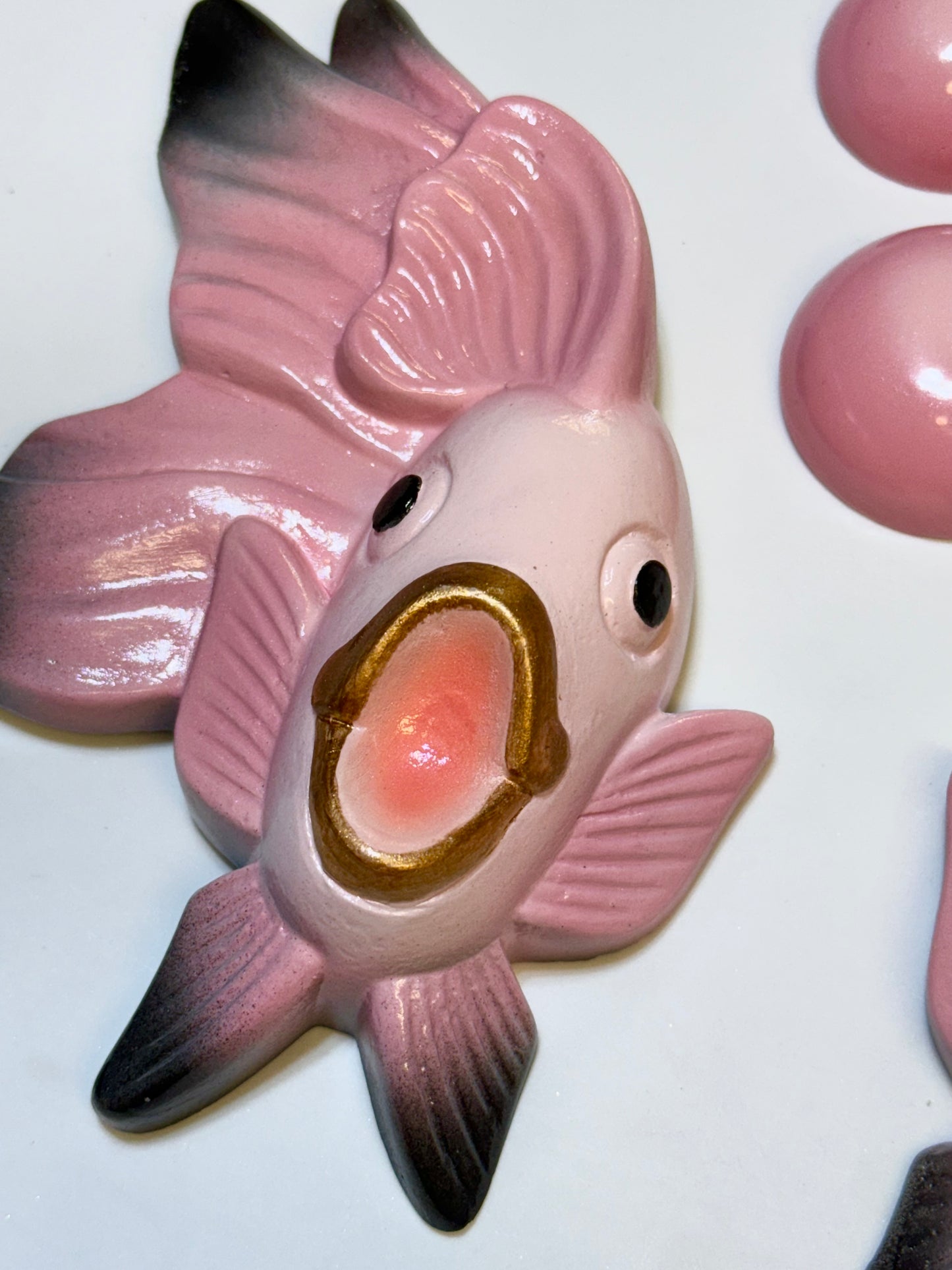 Vintage Style Chalkware Fish & Bubble Wall Art in Pink & Black, Retro Style Goldfish/ Koi Wall Art