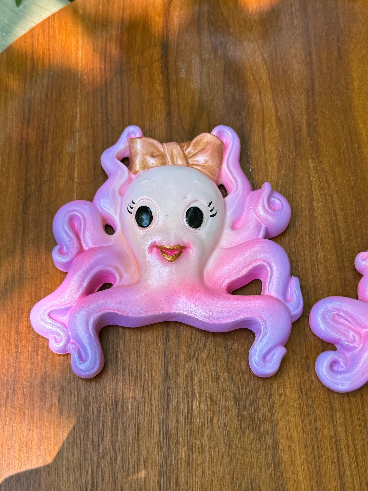 Retro Style Chalkware Octopus & Squid Wall Art Plaques, Kitschy Retro style Anthropomorphic Fish Wall Art (Copy)