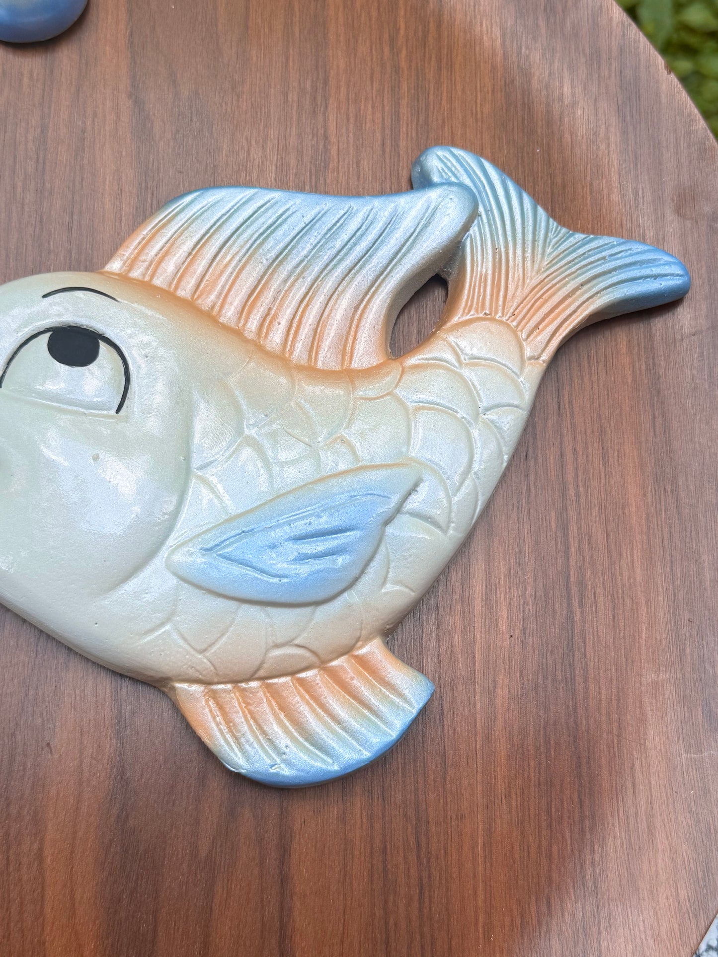 Pastel Blue & Peach Chalkware Fish Wall Plaques – Retro Mid-Century Bathroom Decor