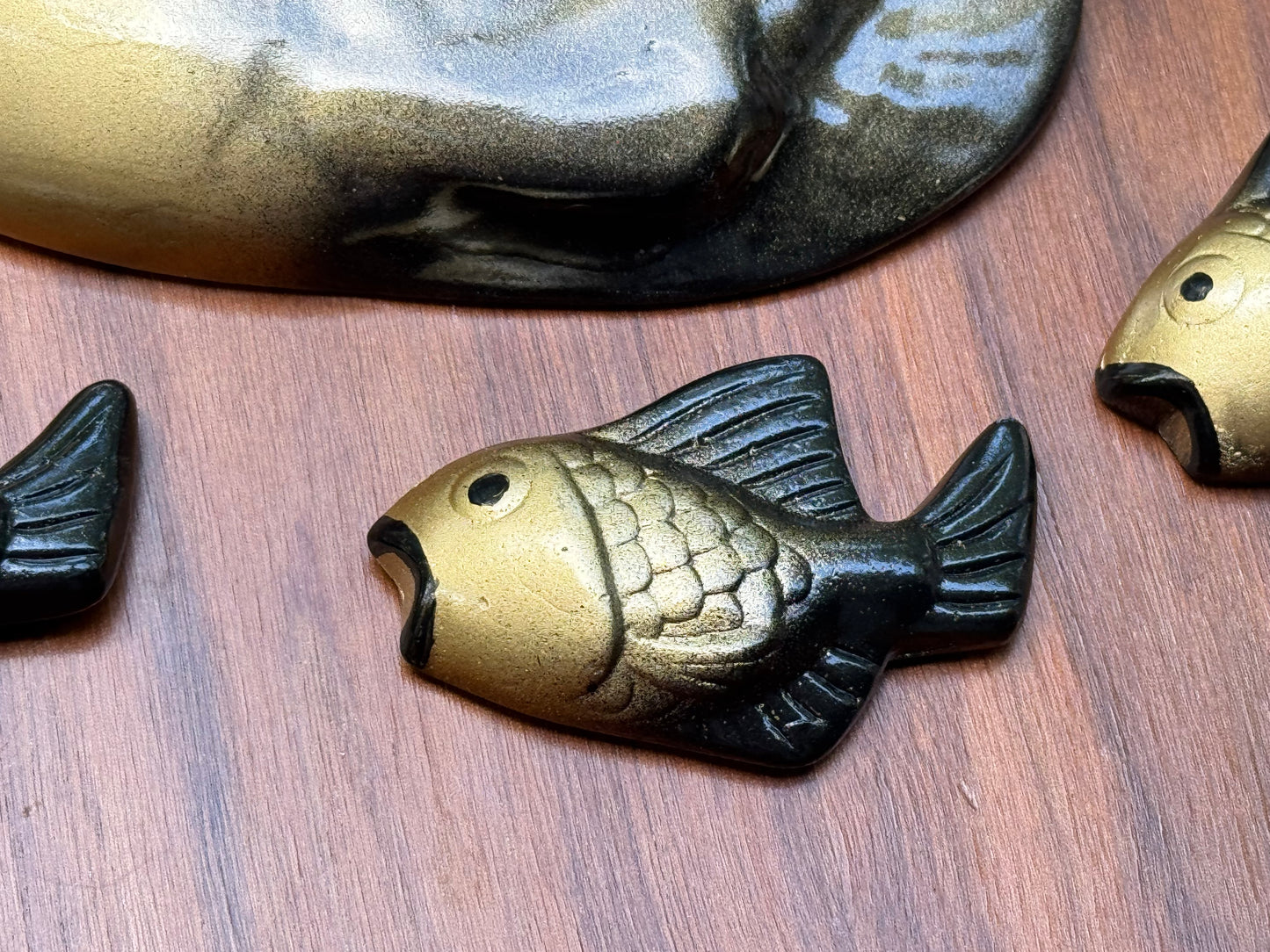 Black & Gold Chalkware Mom & Baby Fish Wall Plaques