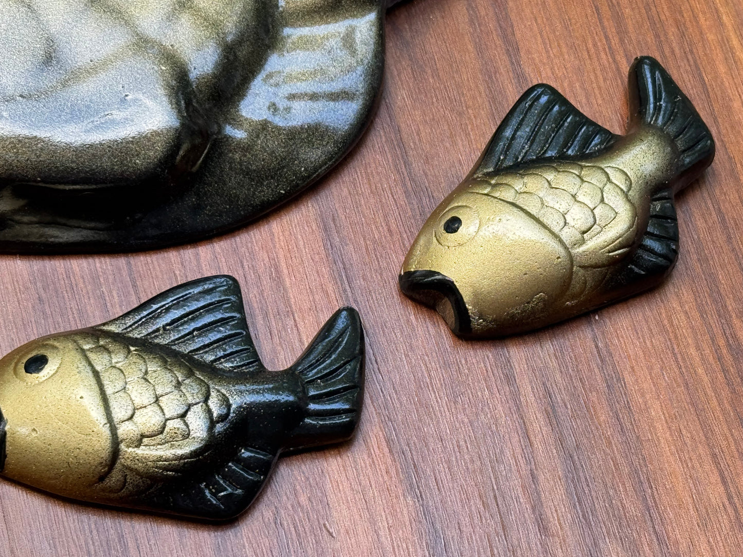 Black & Gold Chalkware Mom & Baby Fish Wall Plaques