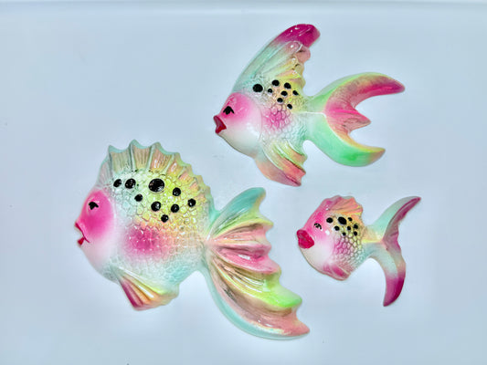 Kitschy Vintage Style Chalkware Wall Plaque Fish Set in Yellow, Pink & Green