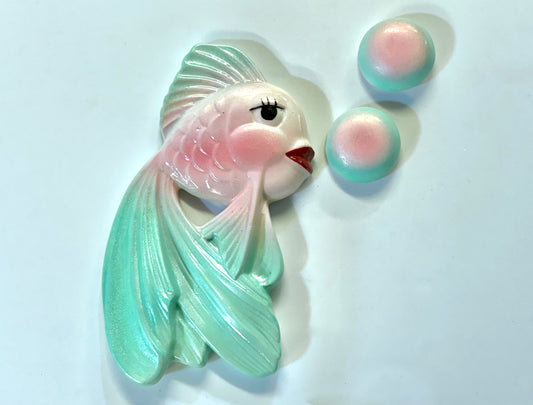 Vintage Style Chalkware Wall Art Plaque Fish & Bubbles Set