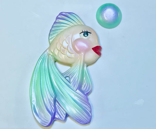 Vintage Style Chalkware Wall Art Plaque Fish & Bubbles Set